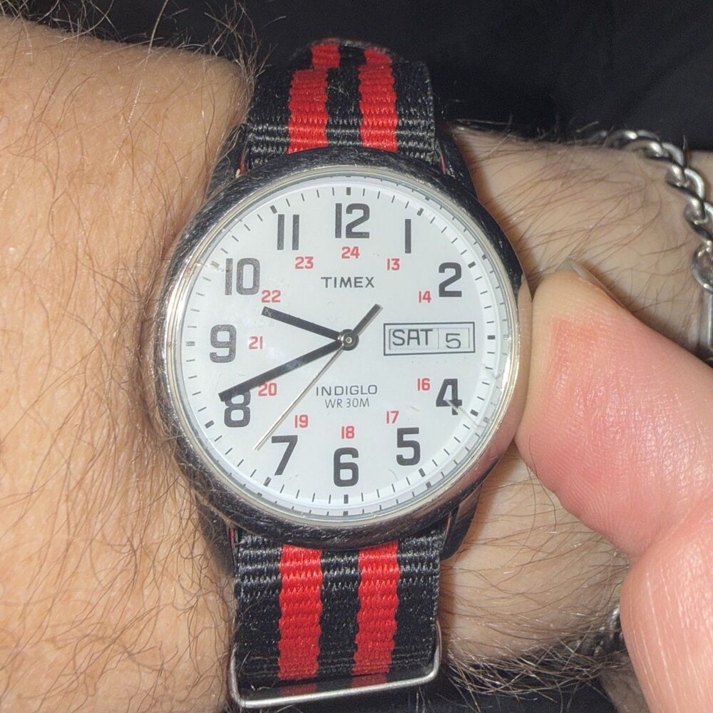 Timex Easy Reader T20461 Men's 35mm Watch Black Red Nylon EUC - Picture 4 of 12